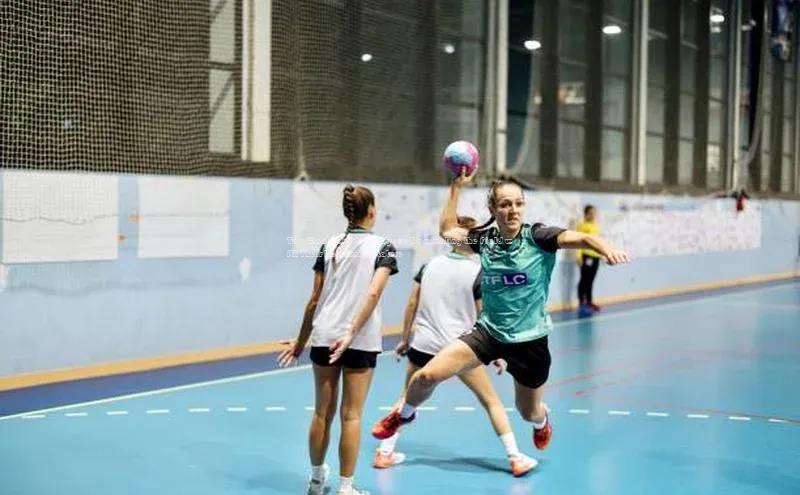 悟空体育在线官网百度社团赞助平台Top Giant Football Players: Dominating the Field with Their Impressive Stature