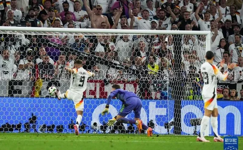 阿布扎比国际足球锦标赛：焦点赛事与文化碰撞